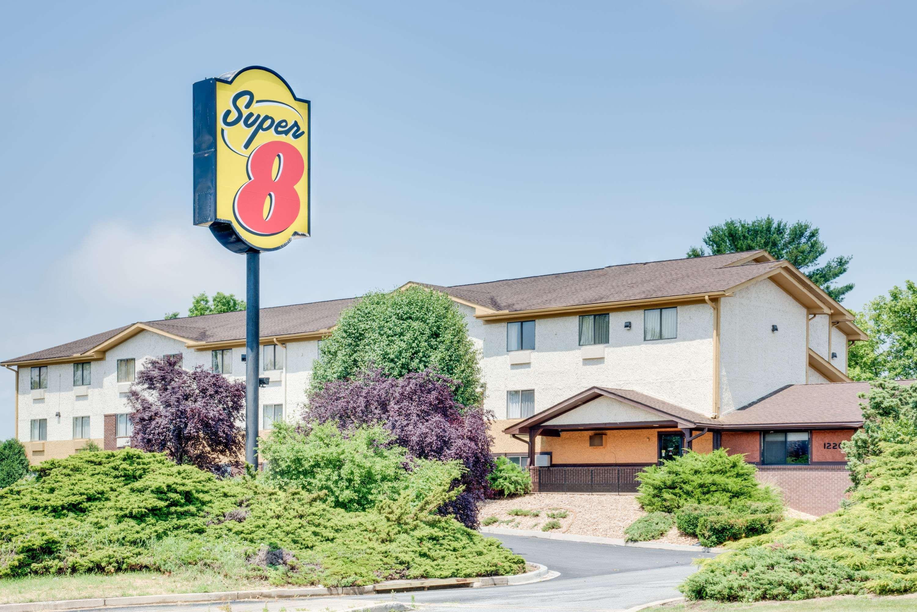 Super 8 By Wyndham Hagerstown I-70 Motel Exterior photo